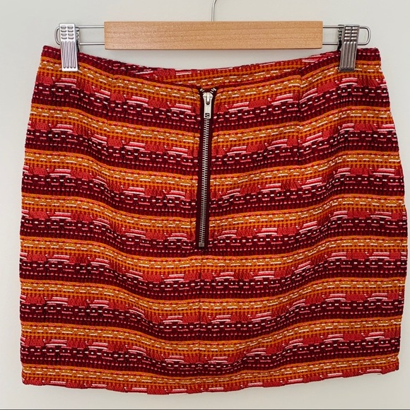 NWT - Ladakh Tribal Weave Mini Skirt in Berry - Picture 7 of 10